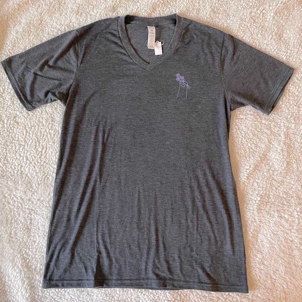CatLady Box Grey V-Neck Cat Paw Holding Flowers Short Sleeve Shirt Size Medium